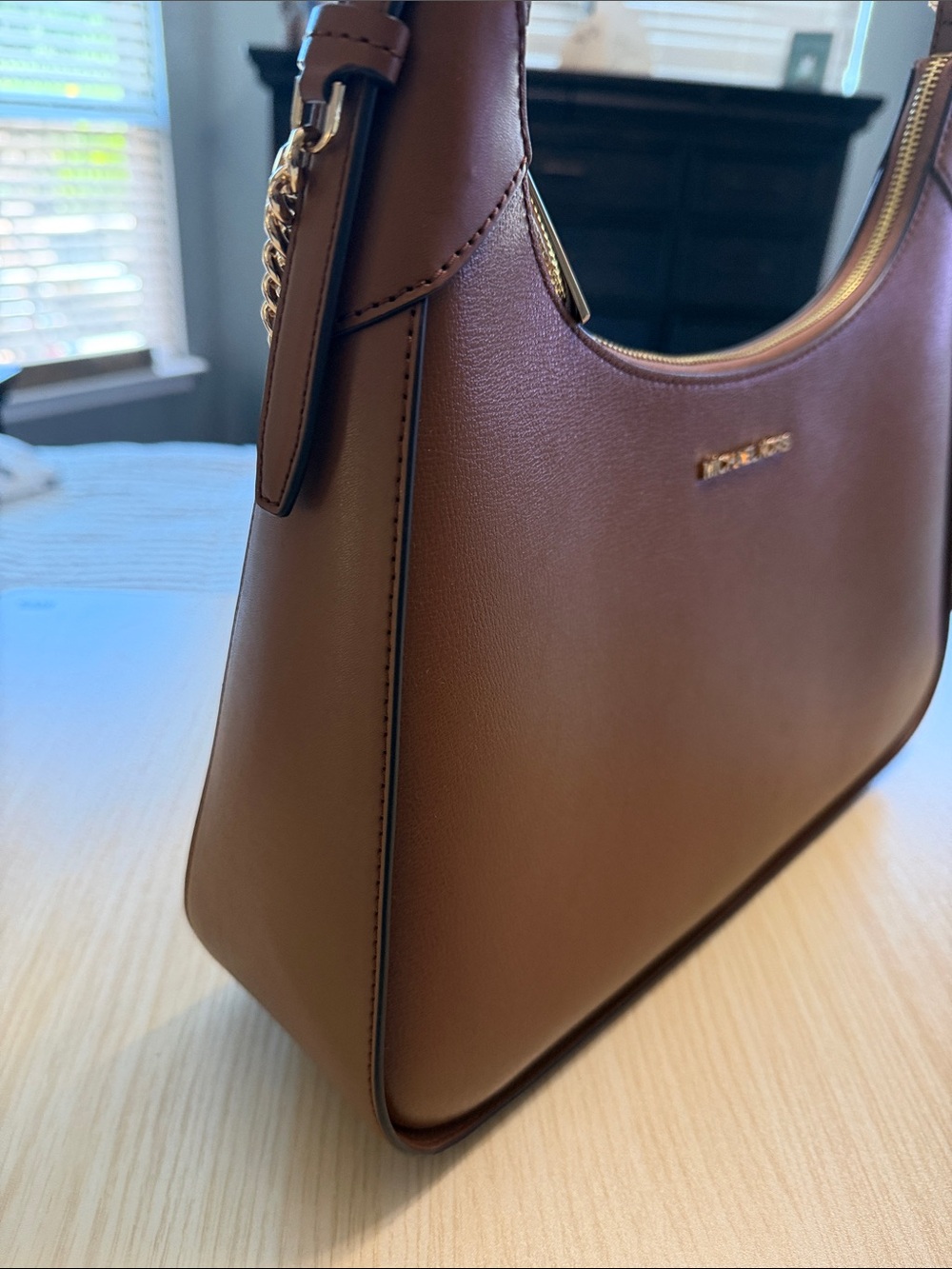 MICHAEL KORS Smooth Brown Leather Shoulder Hobo with Gold Hardware - Picture 6 of 6